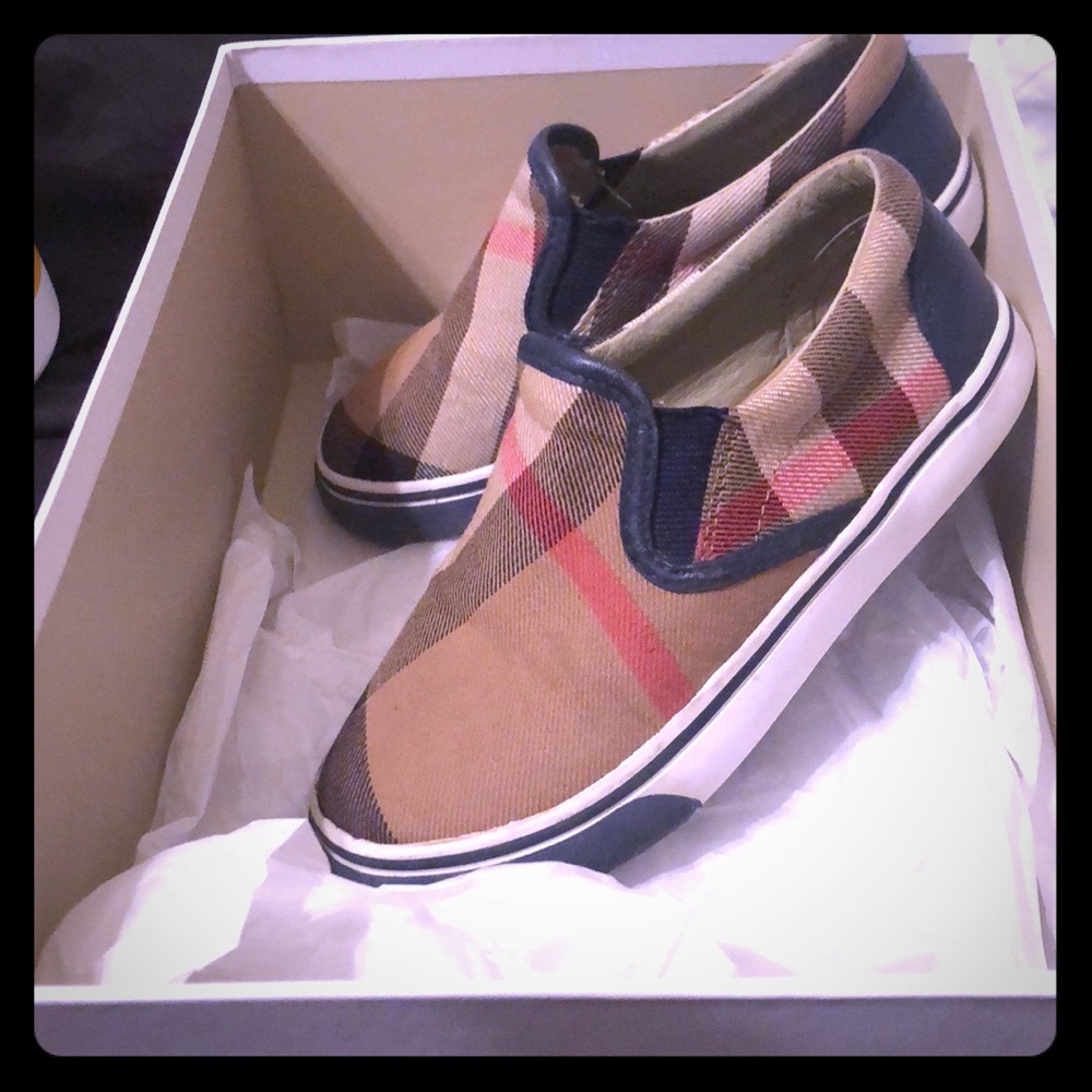 Kids Burberry size 28